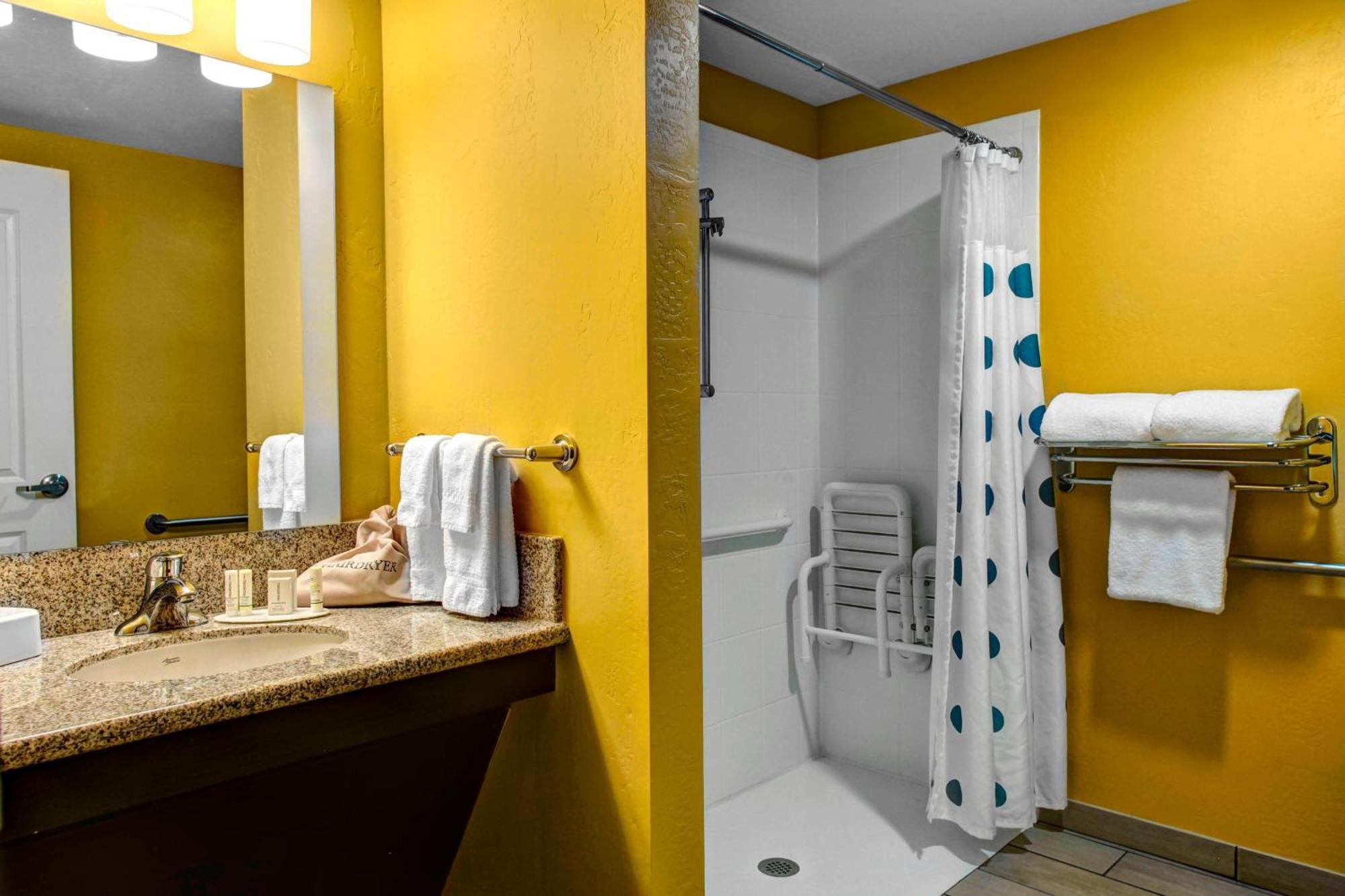 Towneplace Suites By Marriott Bakersfield West Esterno foto