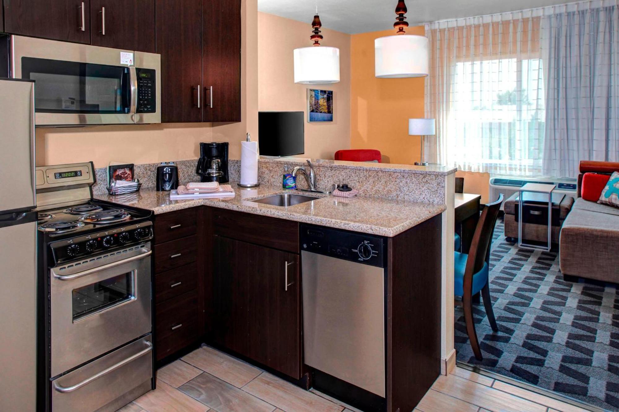 Towneplace Suites By Marriott Bakersfield West Esterno foto