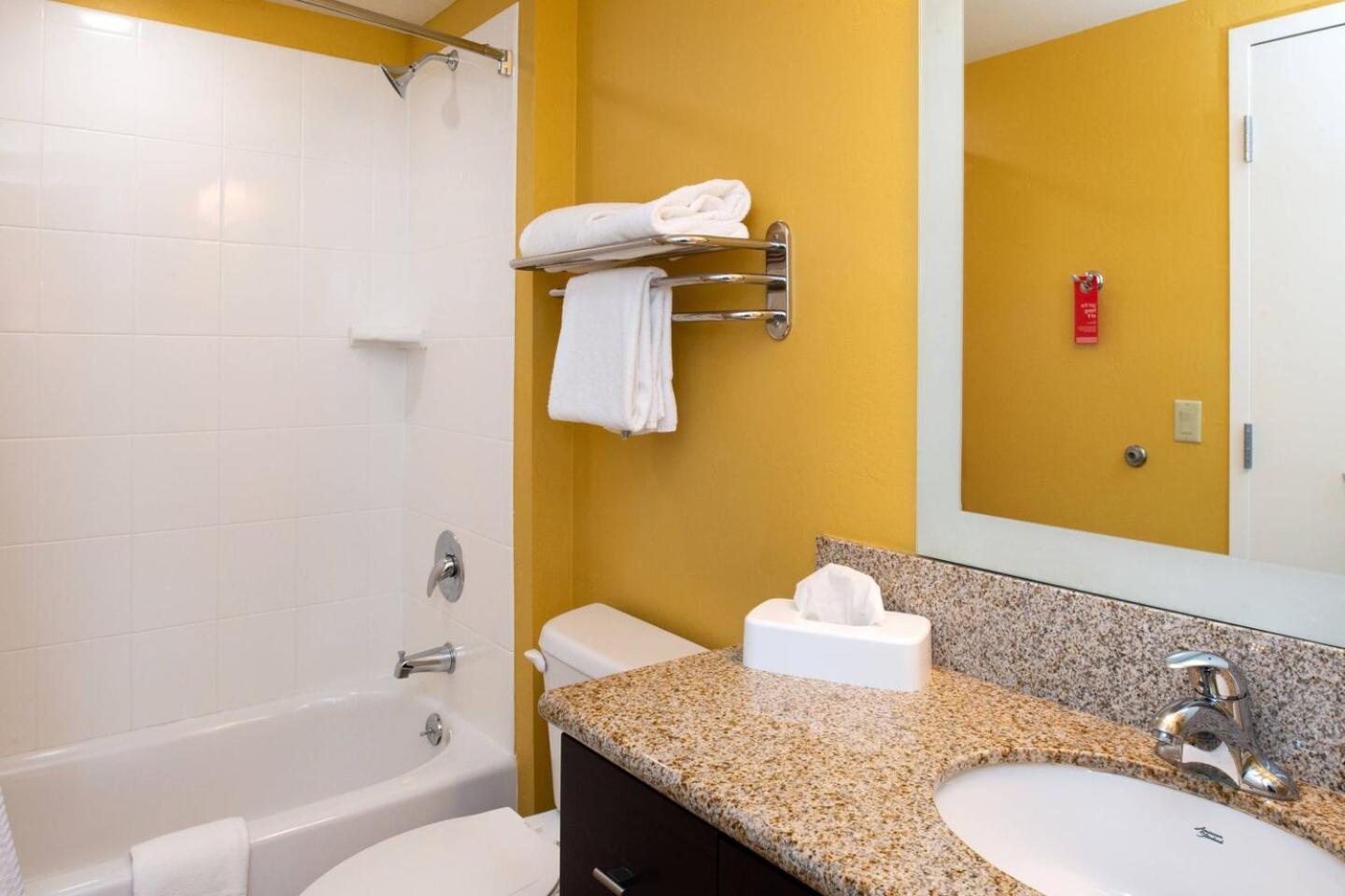 Towneplace Suites By Marriott Bakersfield West Esterno foto