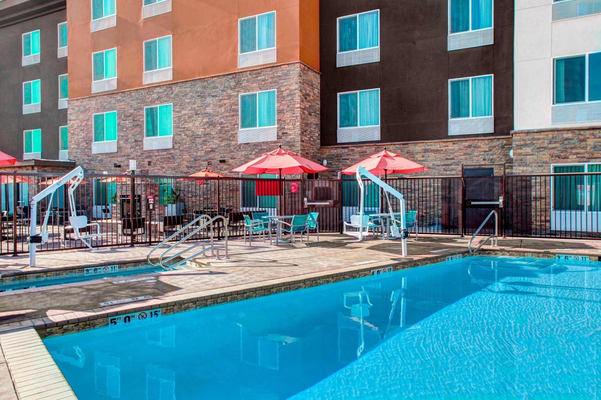 Towneplace Suites By Marriott Bakersfield West Esterno foto