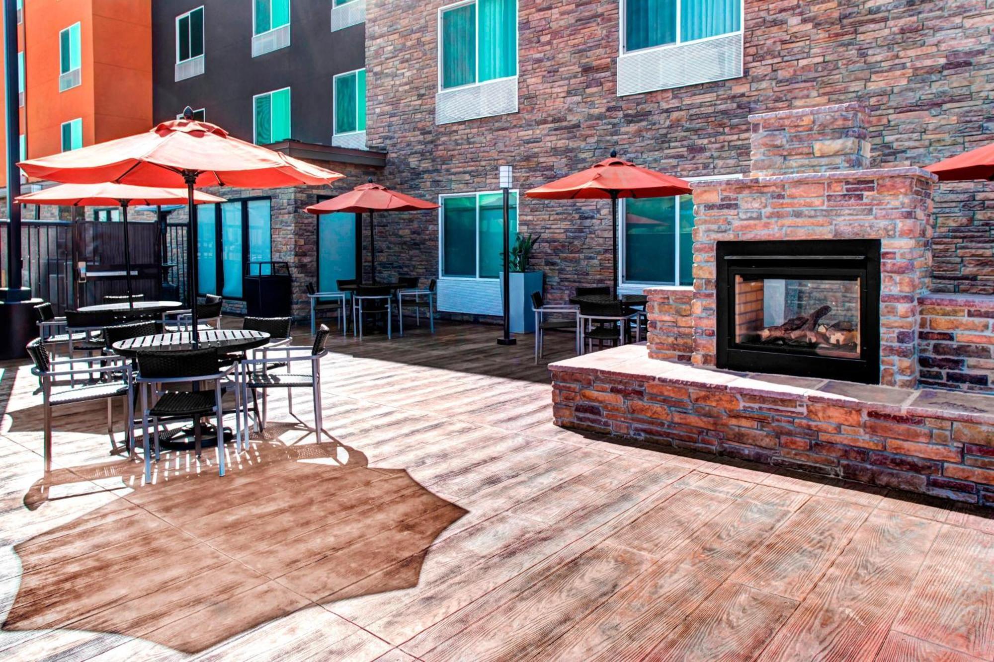 Towneplace Suites By Marriott Bakersfield West Esterno foto