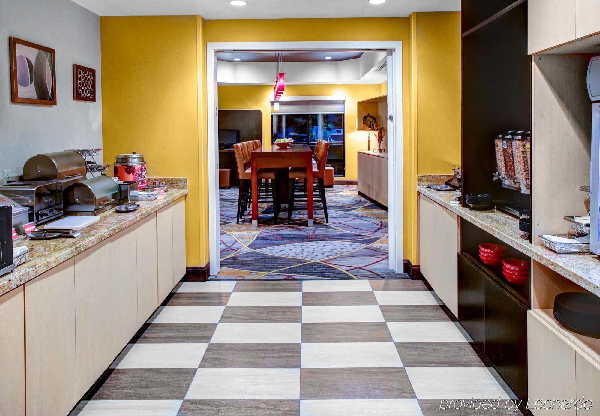 Towneplace Suites By Marriott Bakersfield West Esterno foto