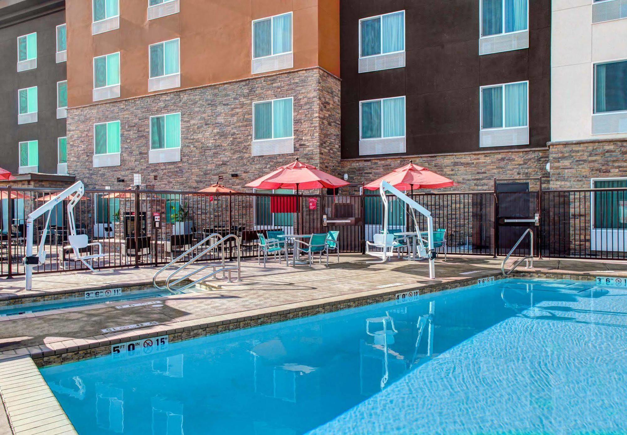 Towneplace Suites By Marriott Bakersfield West Esterno foto
